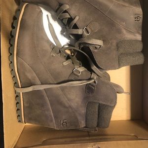 Ugg waterproof mole leather bootie